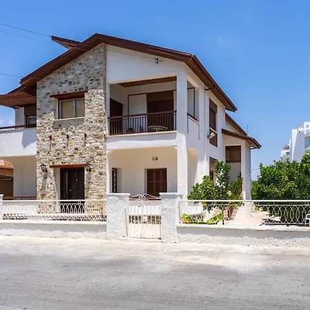 Aura 2-bedroom In * Larnaka