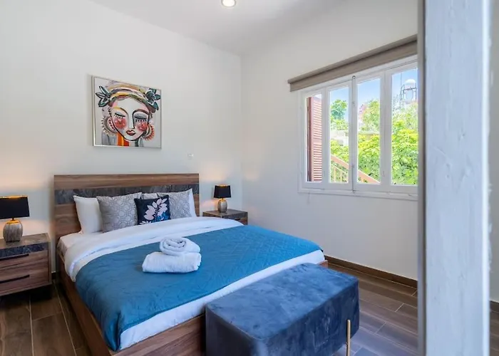 Apartment Aura 2-bedroom In *